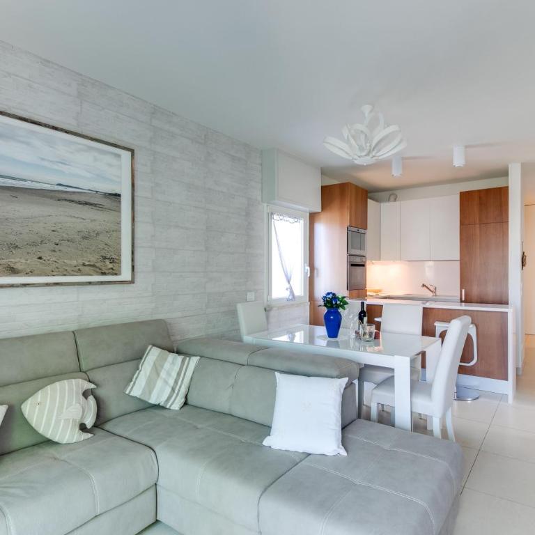 RICCIONE sul MARE con servizio SPIAGGIA e AQUAPARK - Apartment with View and Balcony - 15