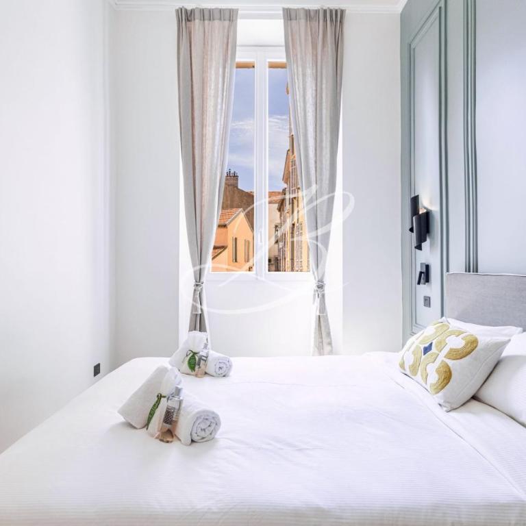 Le Mané - Haussmannien Centre Cannes accommodation - Three-Bedroom Apartment - 10