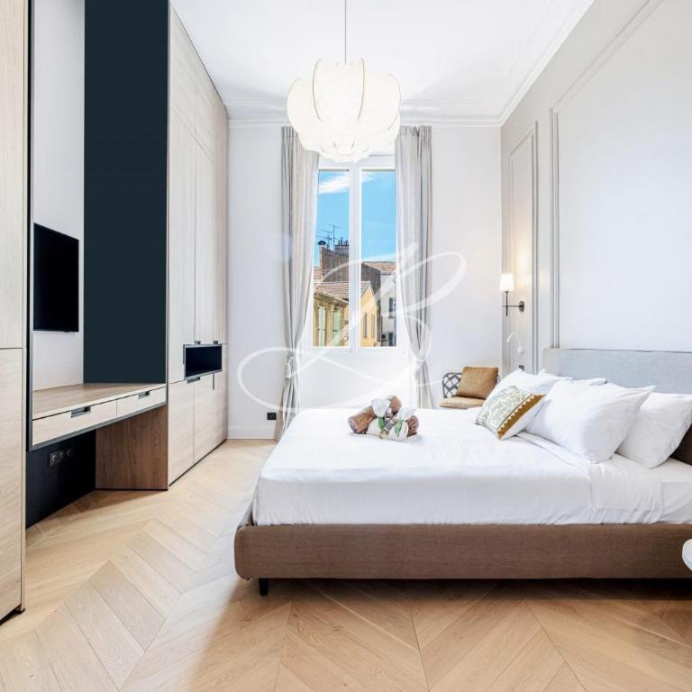 Le Mané - Haussmannien Centre Cannes accommodation - Three-Bedroom Apartment - 25