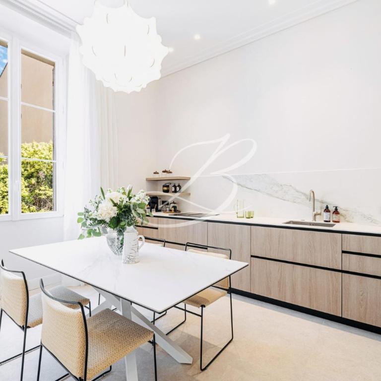 Le Mané - Haussmannien Centre Cannes accommodation - Three-Bedroom Apartment - 48
