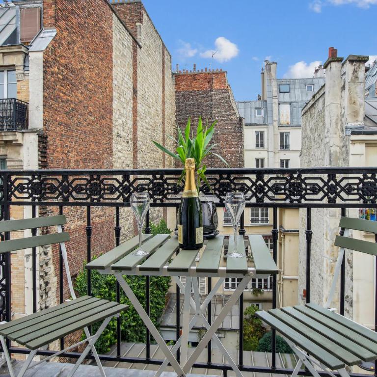 Hôtel Maât Batignolles - Camera Matrimoniale con Balcone - 1