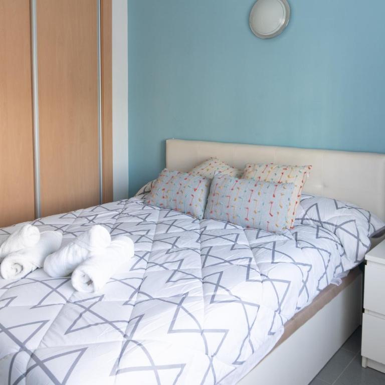 LAS ARENAS - HOME RENt MALAGA - Three-Bedroom Apartment - 16