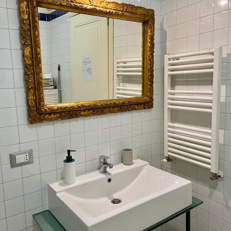 Apartment in Santa Chiara, The Heart of Naples - Three-Bedroom Apartment - 46