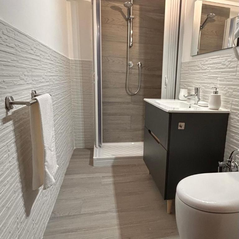 B&B Airport and go - Camera Matrimoniale con Bagno Privato - 2