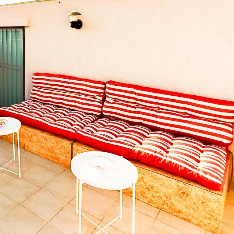 Attico con terrazzo al centro storico di Catania - Appartamento con 2 Camere da Letto, Terrazza e Vista Mare - 3