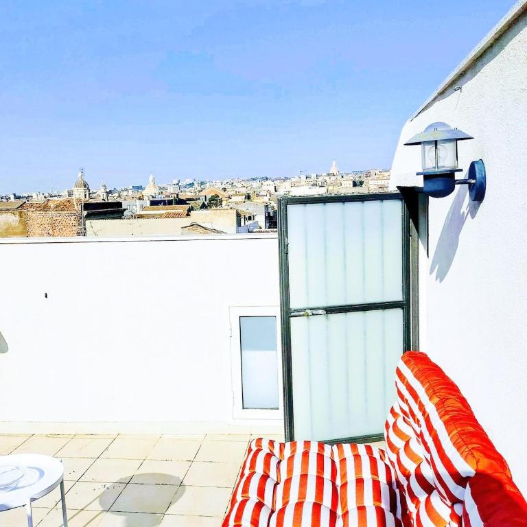 Attico con terrazzo al centro storico di Catania - Appartamento con 2 Camere da Letto, Terrazza e Vista Mare - 7