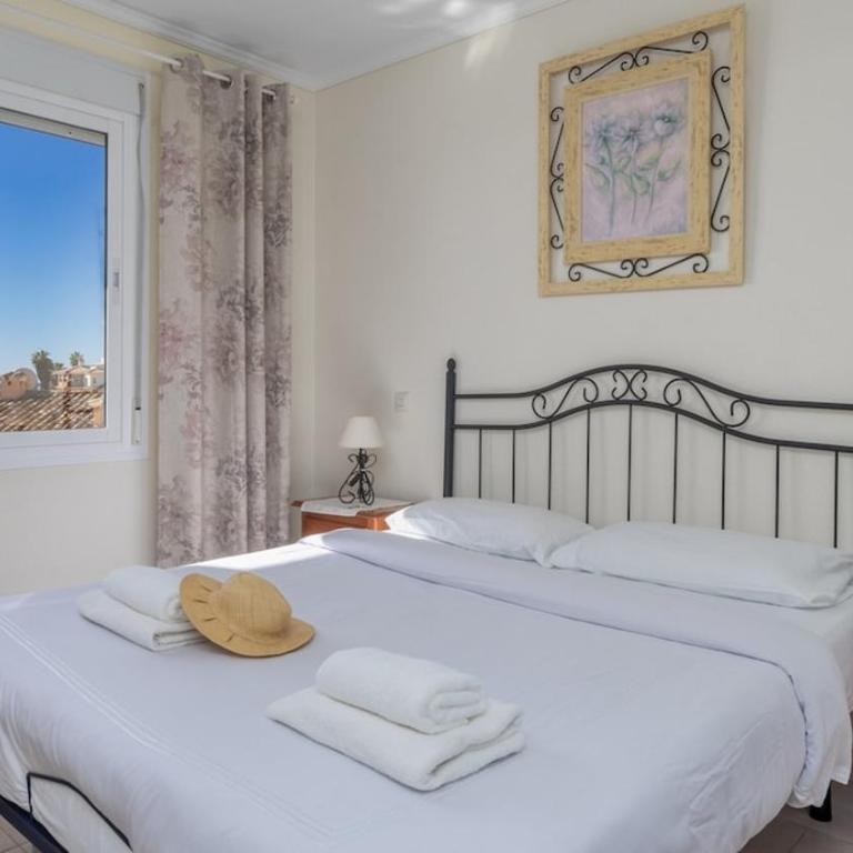 Cozy seaview getaway - Two-Bedroom Apartment - 22