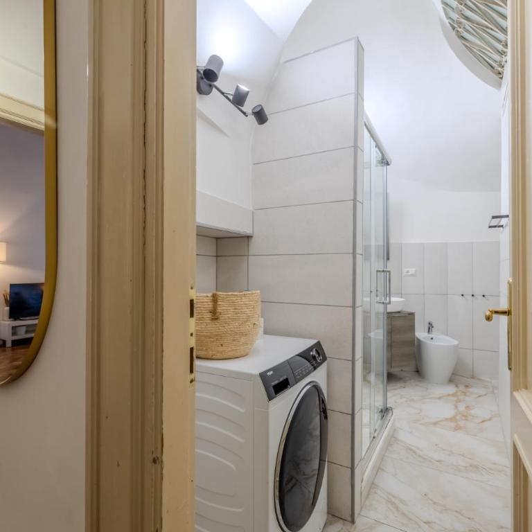 Appartamento storico in zona Barberini - Two-Bedroom Apartment - 9