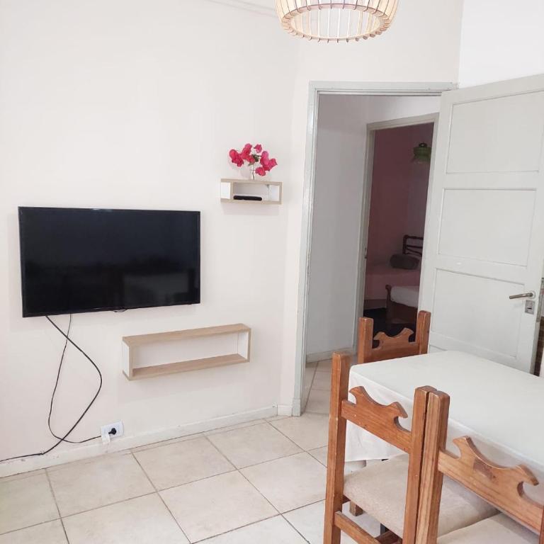 En el centro de Mar del Plata, a dos cuadras del mar - Two-Bedroom Apartment - 5