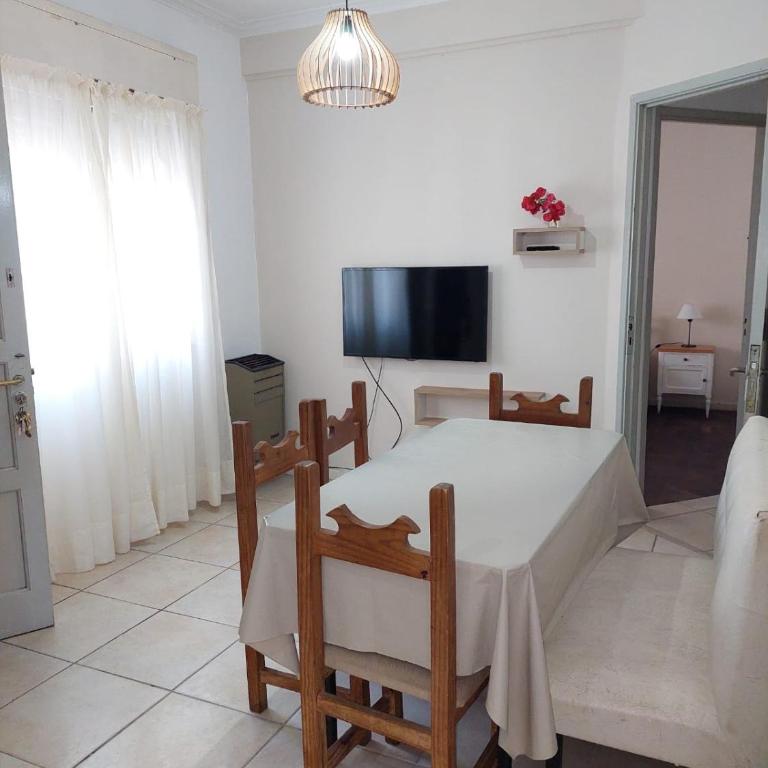 En el centro de Mar del Plata, a dos cuadras del mar - Two-Bedroom Apartment - 6