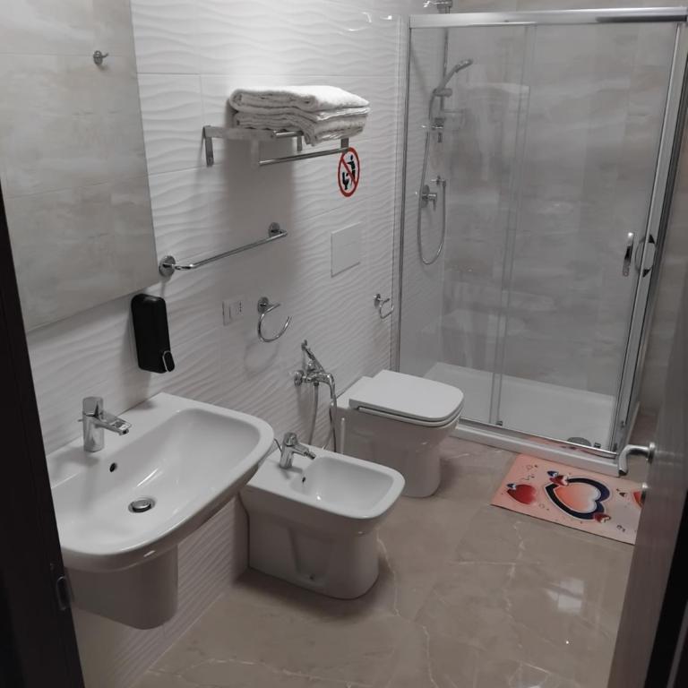 La sirena - Camera Matrimoniale con Bagno Privato - 5