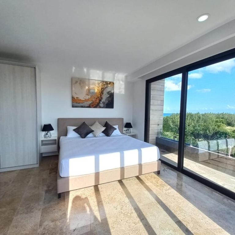 Pent House 1 Ocean View Bedroom - One-Bedroom Apartment - 11
