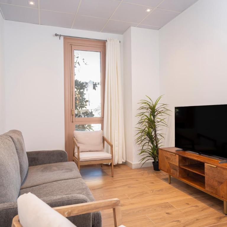 EnjoyGranada PLAZA DEL CARMEN 1B - Two-Bedroom Superior Apartment - 1