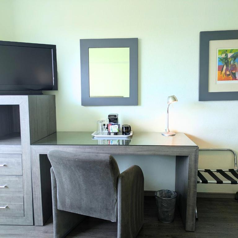 We Hotel Aeropuerto - Double Room with Two Double Beds With Street View - 6