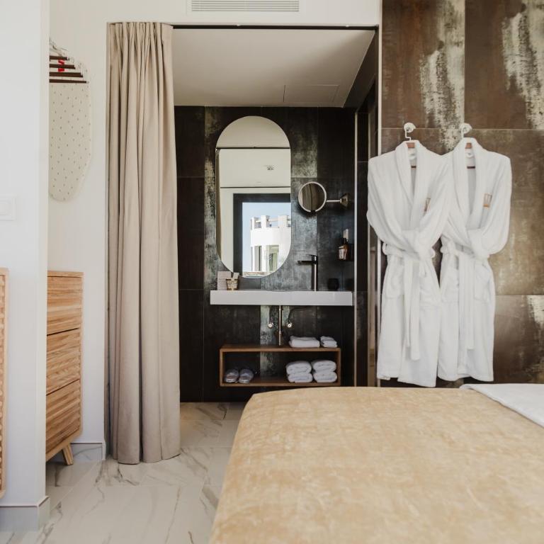 MiFlow Hotel Villas & Suites - Habitación Doble Deluxe con balcón y vistas al mar - 5