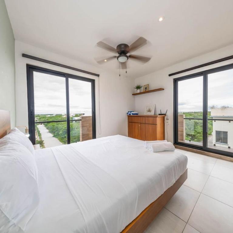 2 BR Oasis with Incredible Rooftop Pool - Apartment - 2