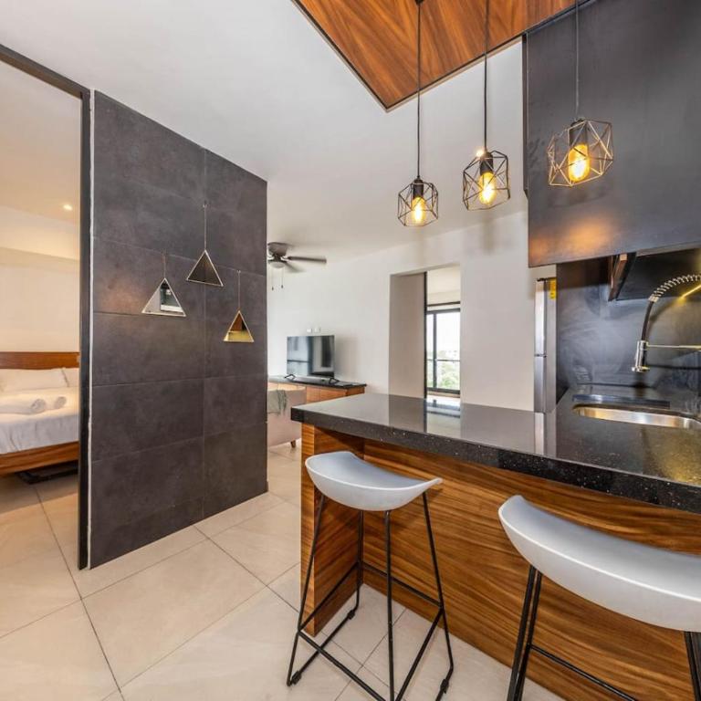 2 BR Oasis with Incredible Rooftop Pool - Apartment - 10