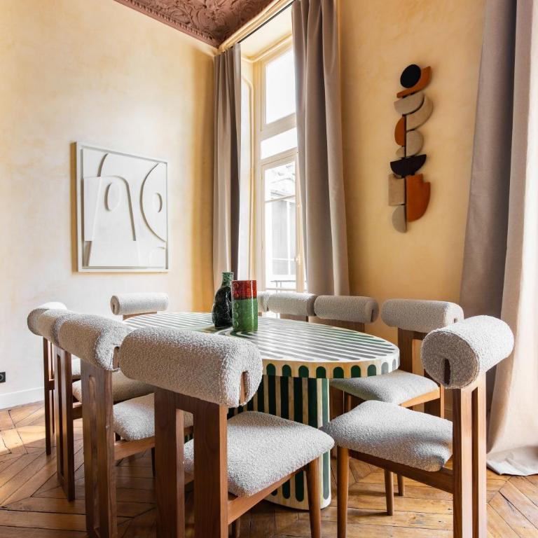 NoChichi Collections - Grands Boulevards - Appartement 3 Chambres Premium - 2