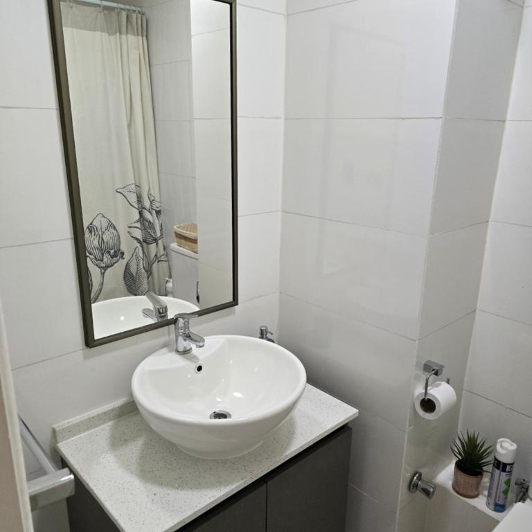 Hermoso y equipado Departamento con wifi y aire acondicionado - Two-Bedroom Apartment - 5