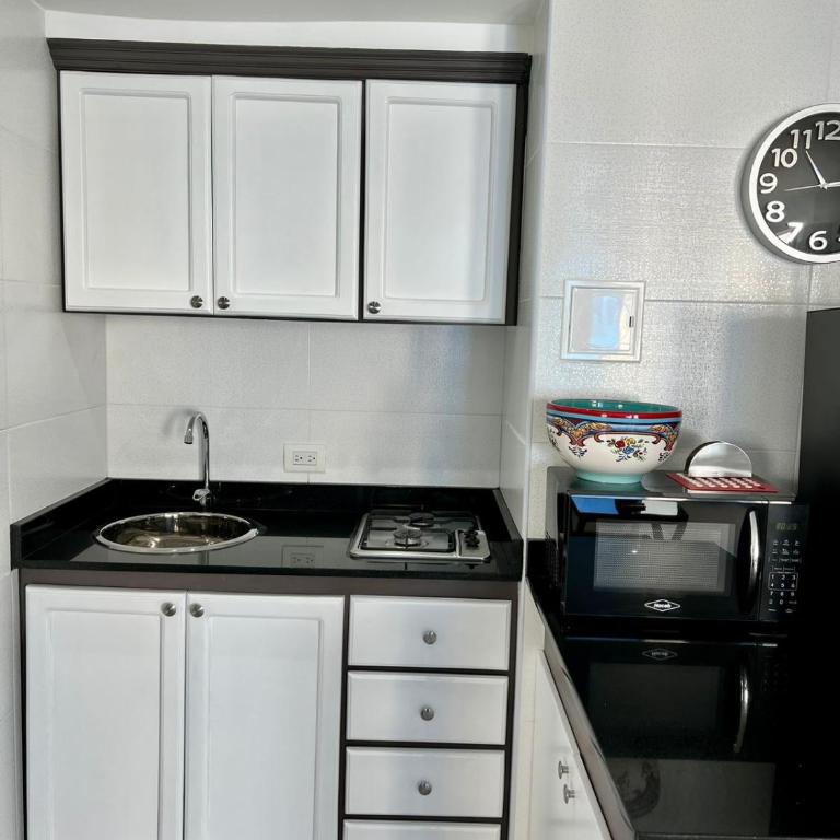 Apartamentos Por dias Laguito Ctg - Habitación Familiar con balcón - 26