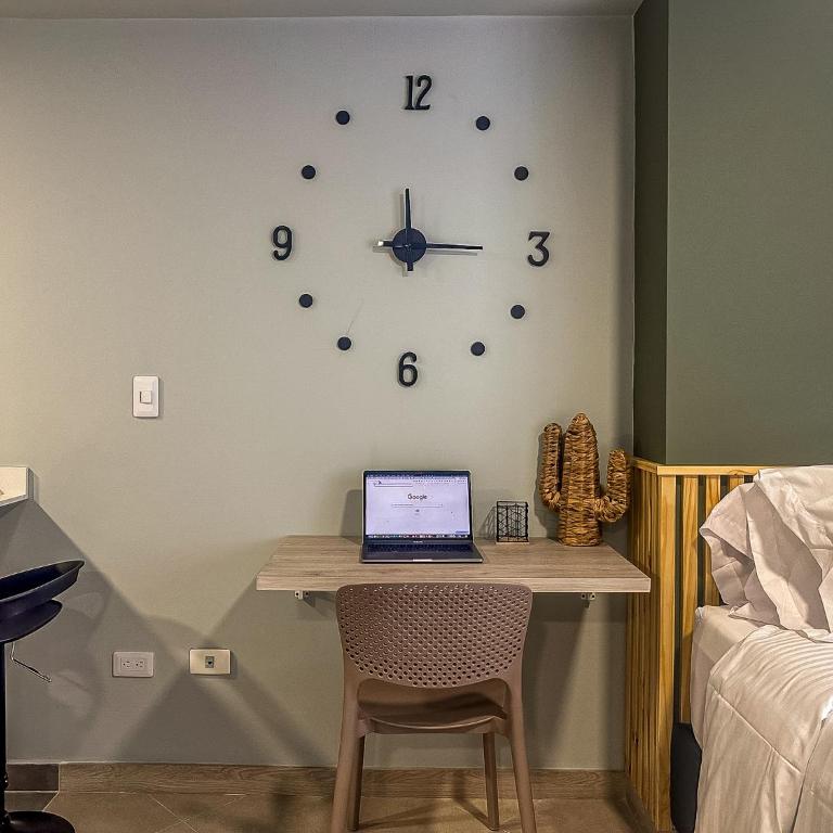 Edificio Atalanta en el corazón de Medellín - Apartamento con balcón - 10