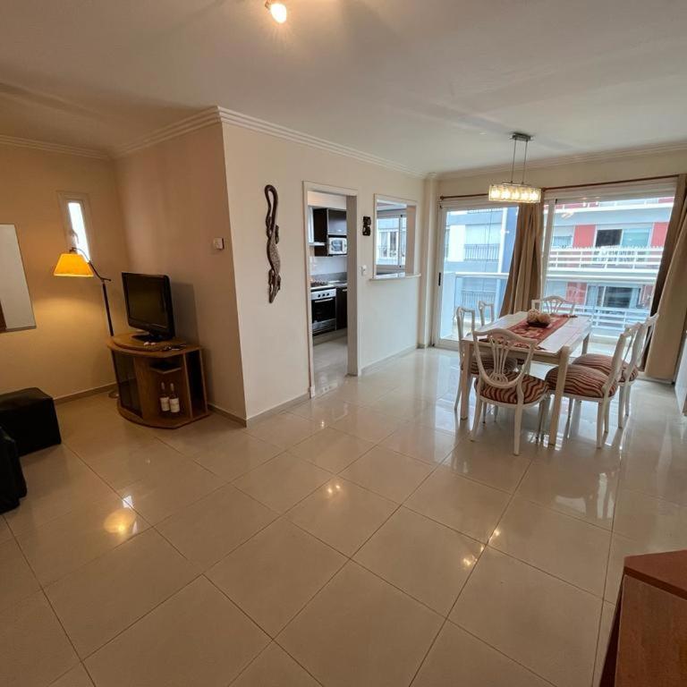 Moderno 2 ambientes con cochera - One-Bedroom Apartment - 8