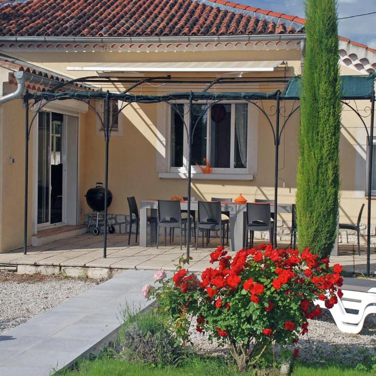 Holiday Home in L'Isle-sur-la-Sorgue with Pool - Casa Vacanze con 4 Camere da Letto - 21