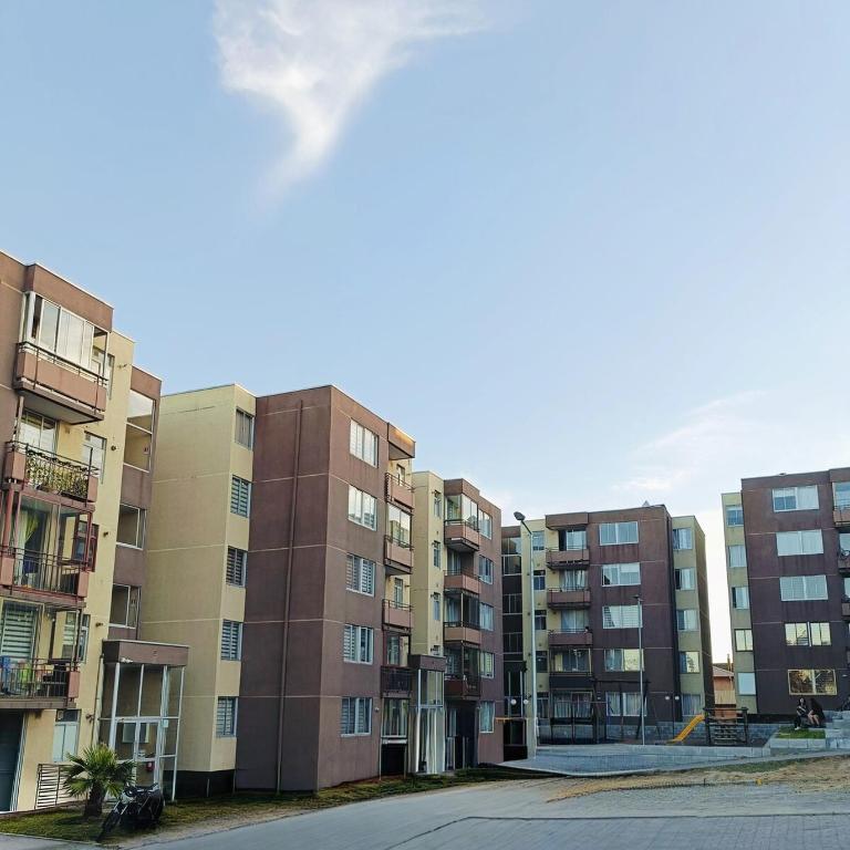 Departamento a pasos de la ruta 160 - Two-Bedroom Apartment with Balcony - 16