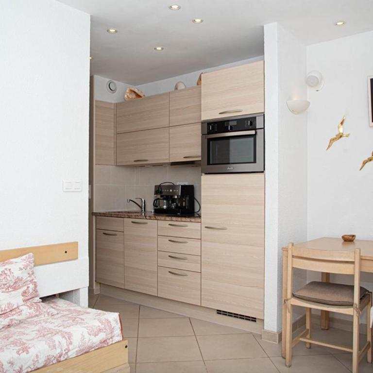 Studio cabine 4 pers au Lavandou, climatisé - FR-1-803-57 - Studio - 3