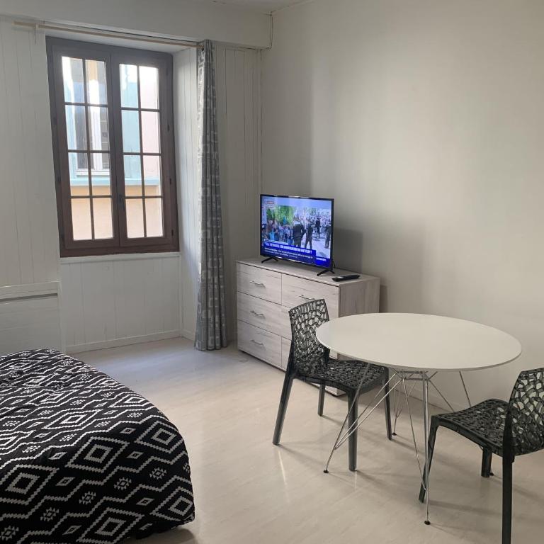 Grand Studio Historique 30m2 - hypercentre - Appartement 1 Chambre - 1