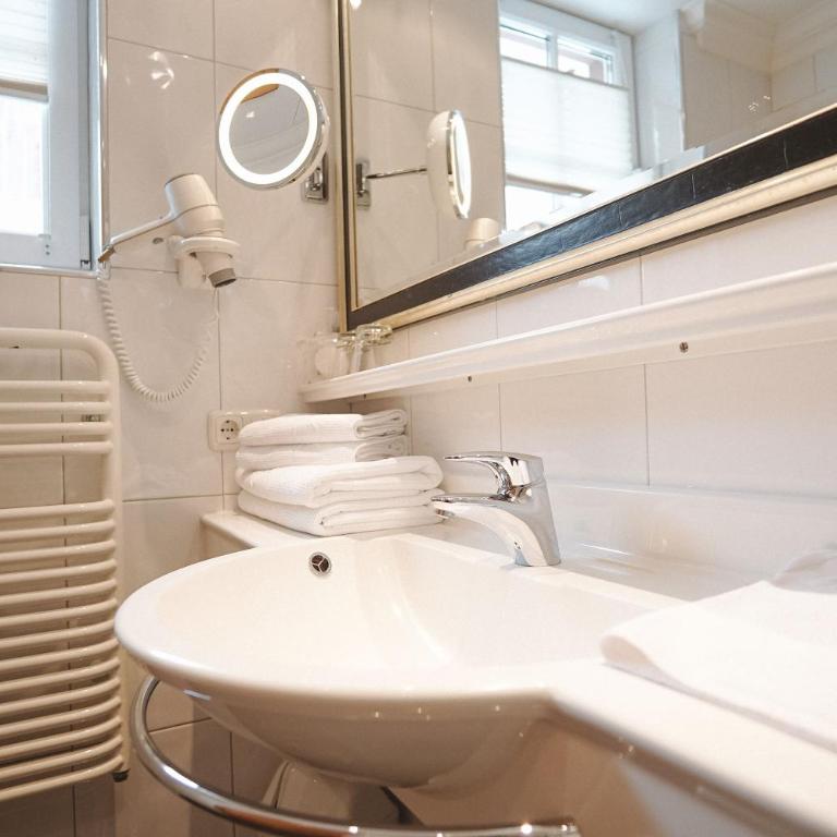 Hotel Acerina Superior - Doppelzimmer im Souterrain - 2