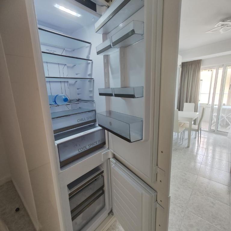 Calle Concordia 86, two bedroom apartment, up to 6 guests, near Del Cura beach,supermarket Mercadona and central bus station - Two-Bedroom Apartment - 23