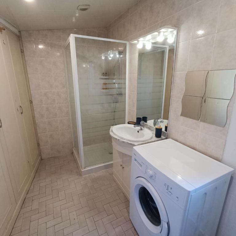 Appartement tout equipé à 600m du centre thermal - Apartamento de 1 dormitorio - 4
