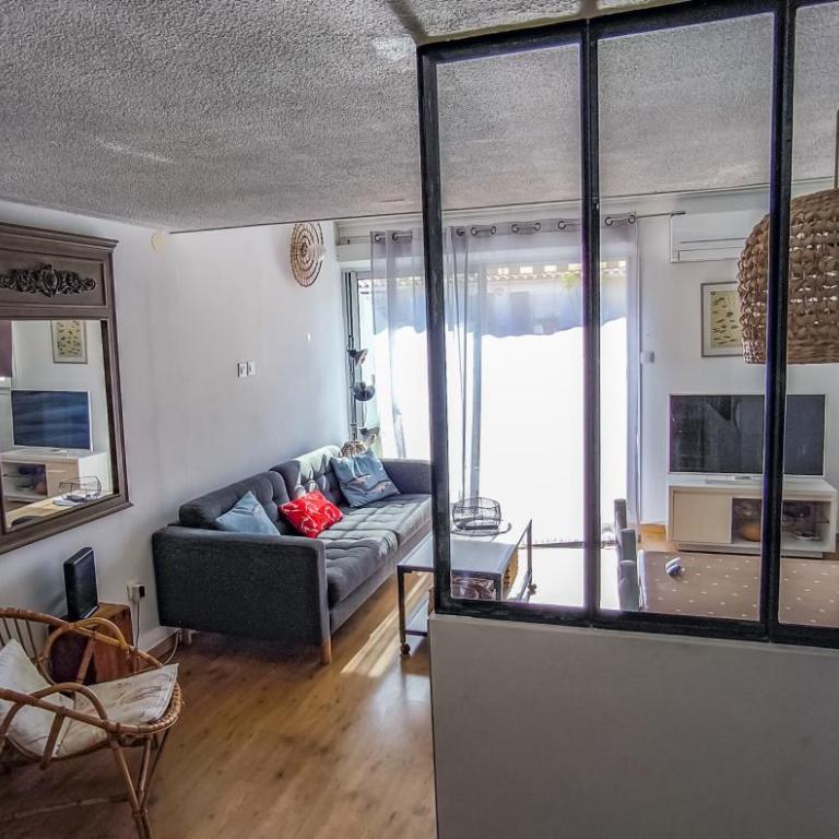 Appart calme avec vue dégagée, terrasse, clim, parking ! - Appartement 2 Chambres - 2