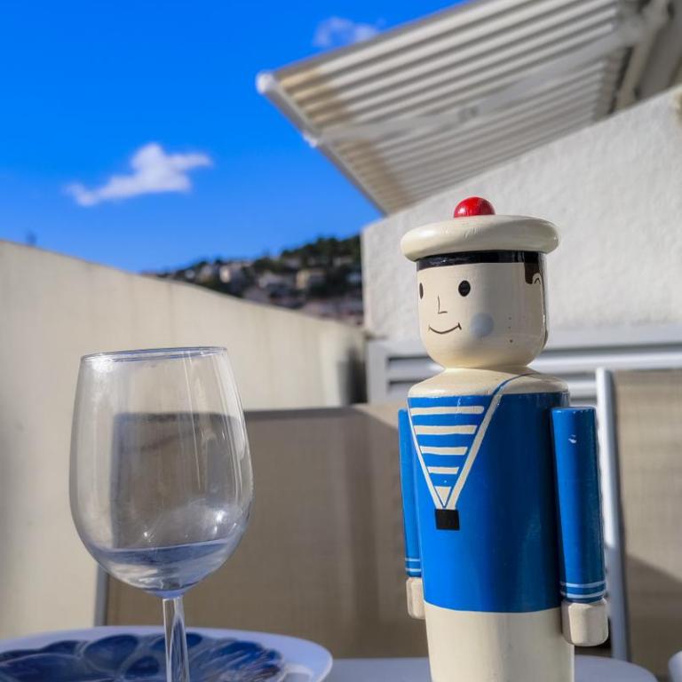 Appart calme avec vue dégagée, terrasse, clim, parking ! - Appartement 2 Chambres - 18