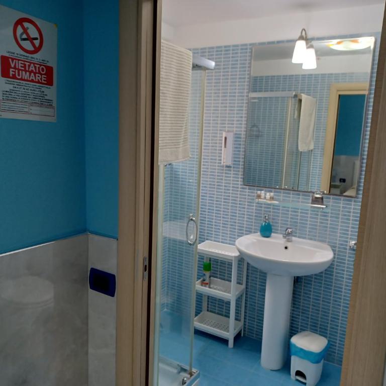 B&B Quattro Palazzi Napoli Centro - Camera Matrimoniale - 35