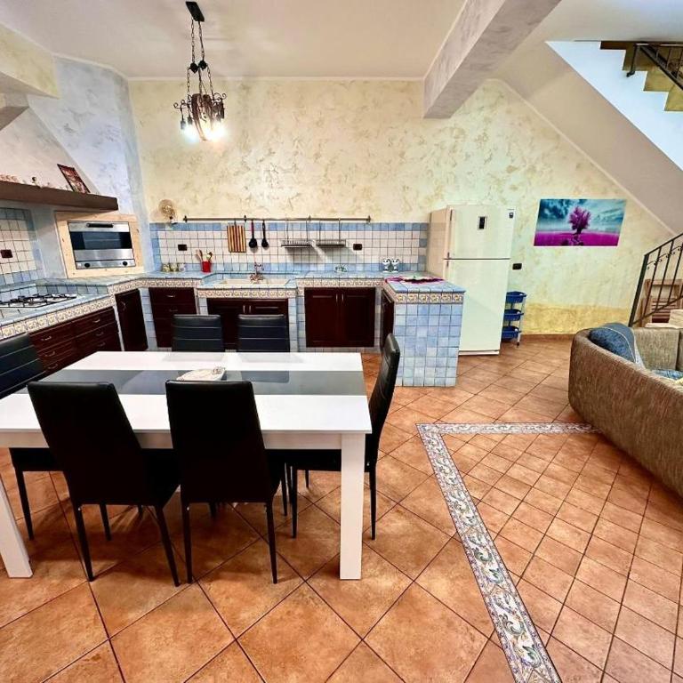 VILLA PARADISO ACIREALE "con piscina in esclusiva o condivisa " - Camera Matrimoniale con Piscina Condivisa - 27