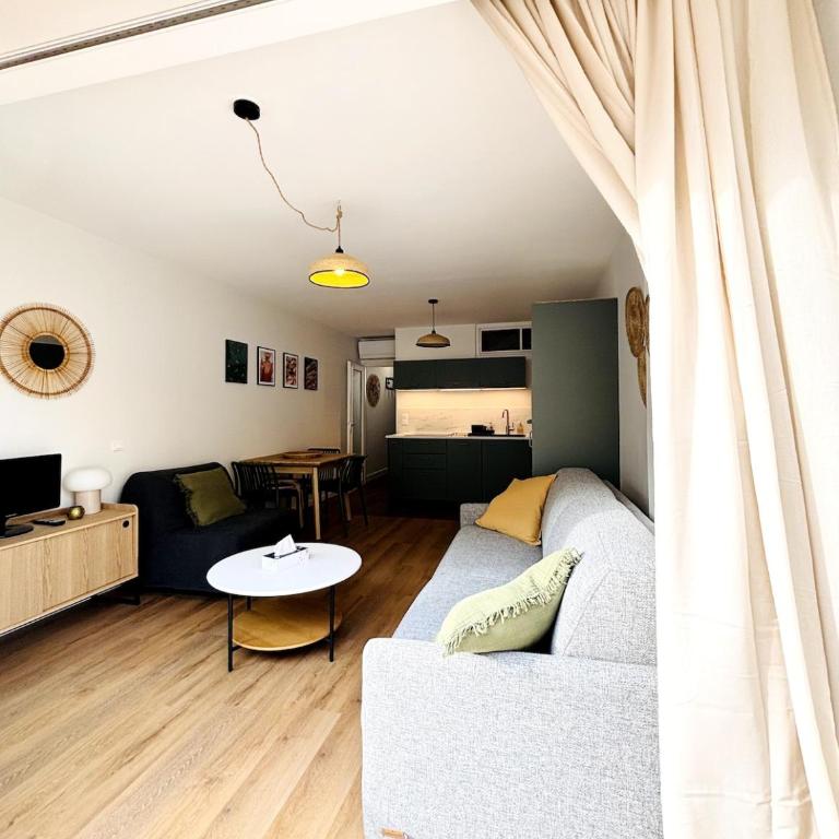 Appartement Chic 50m de la mer - Appartement 1 Chambre - 2