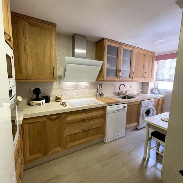 Piso Céntrico Cerca del Mar - Apartamento de 3 dormitorios - 1