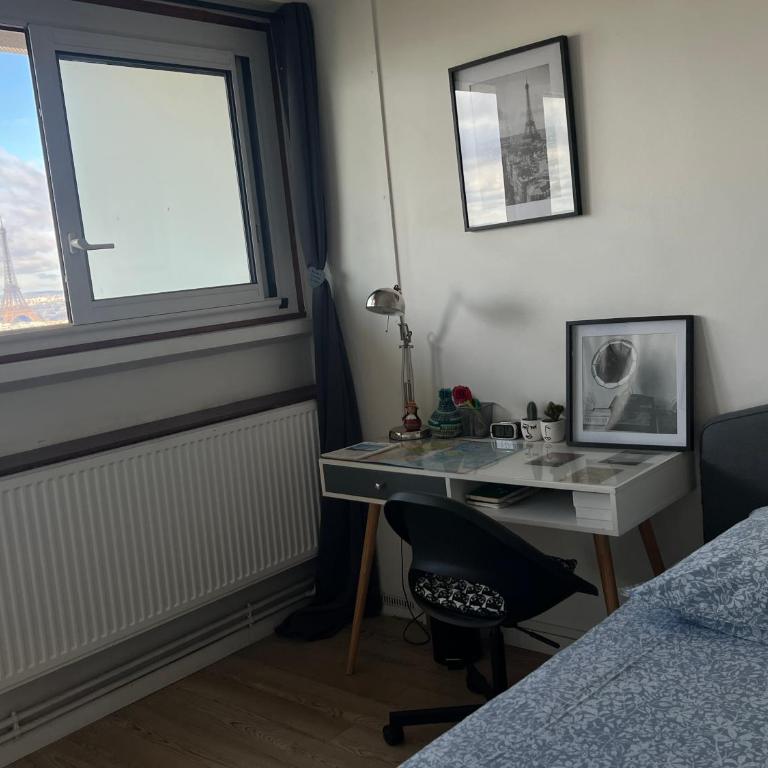 Chambre privée dans appartement femmes uniquement vue Tour Eiffel et piscine - Chambre Double avec Salle de Bains Commune - 10