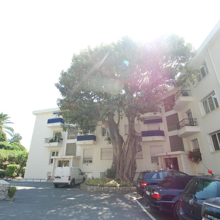 Studio lumineux avec grande terrasse et garage privé - FR-1-196-276 - Studio - 4