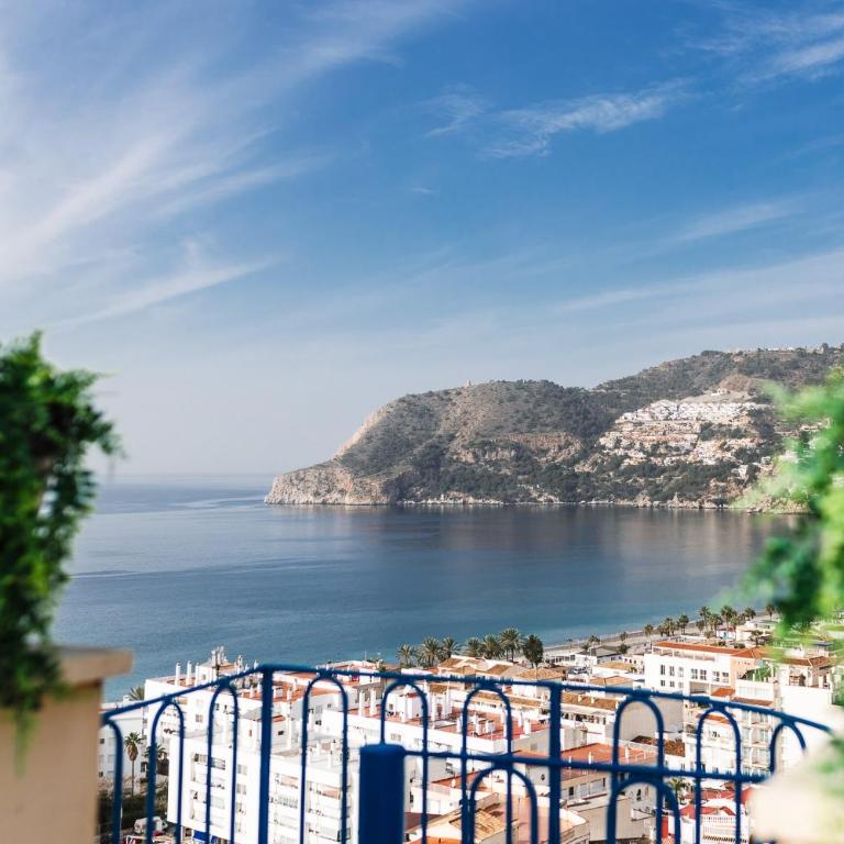 Blue Nautico - penthouse with stunning views of La Herradura - Two-Bedroom Apartment - 1