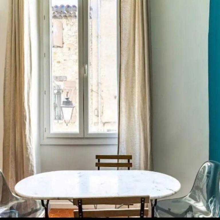 Appartement authentique au centre d'Antibes - Apartamento de 2 dormitorios - 10