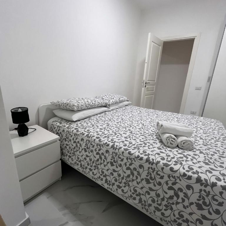 Cuore di Napoli Centro - Three-Bedroom Apartment - 19