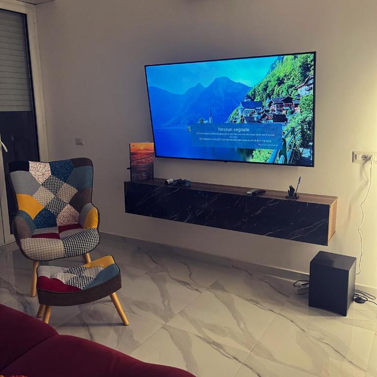 Cuore di Napoli Centro - Three-Bedroom Apartment - 10