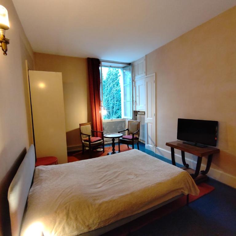 De la Maison Restau' à la Chambre en particulier - Habitación Doble con vistas al jardín - 1