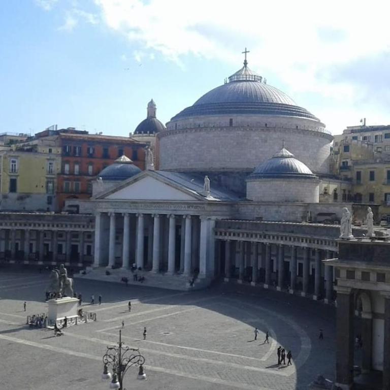 Appartamento nel centro di Napoli - Clorinda house - Appartamento con 2 Camere da Letto - 64