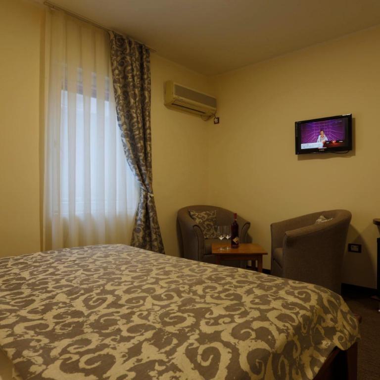 Accommodation Tara - Dvokrevetna Soba sa Bračnim Krevetom - 2