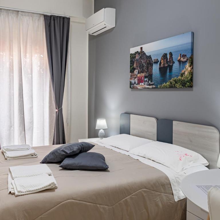 Sicily Trinacria House - Double or Twin Room with Private External Bathroom - 1