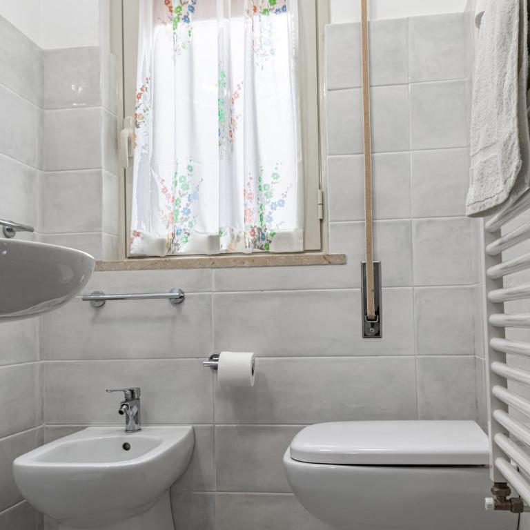 Sicily Trinacria House - Double or Twin Room with Private External Bathroom - 9